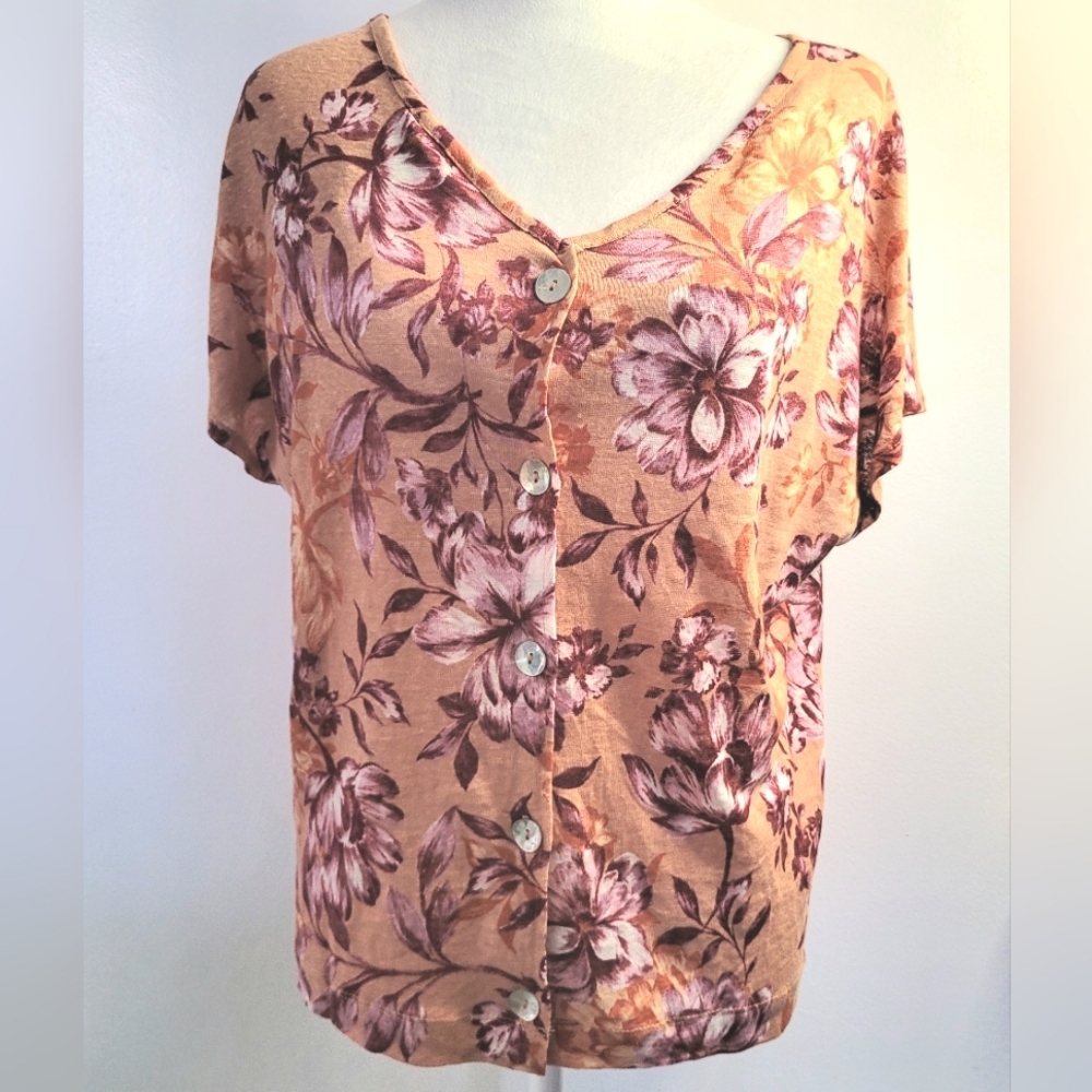 Rachael Zoe, Size Medium, 5 Button down blouse Short sleeves 100% Linen
